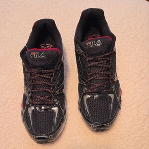 Fila Men's Black and Red Athletic Running Shoes